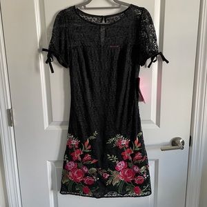 Betsy Johnson lace floral dress
